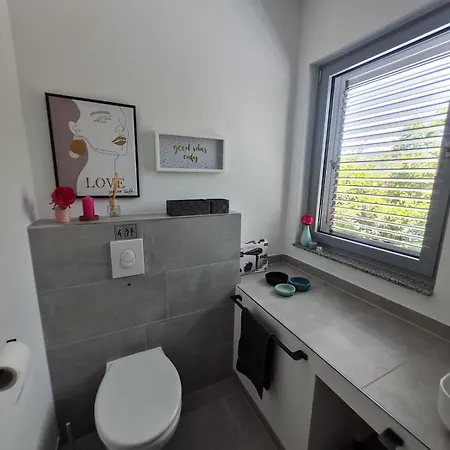 Aryve Boutique-ferienvilla Mit Meerblick, Pool Und Design-interieur In Bribir