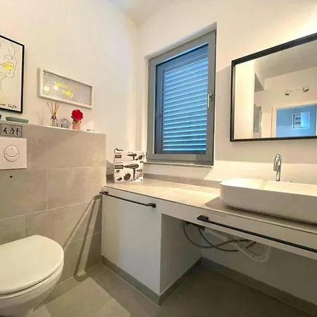 Aryve Boutique-ferienvilla Mit Meerblick, Pool Und Design-interieur In Apartman