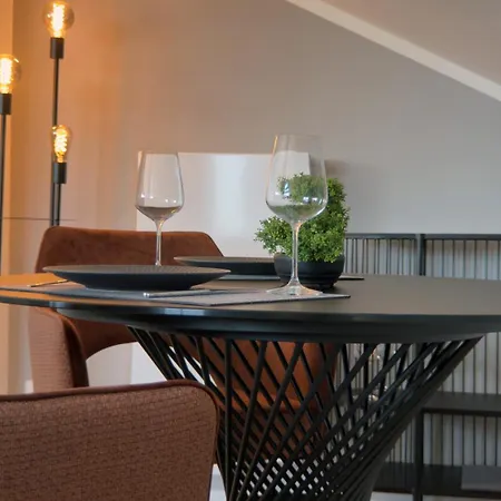 Aryve Boutique-ferienvilla Mit Meerblick, Pool Und Design-interieur In Apartman *