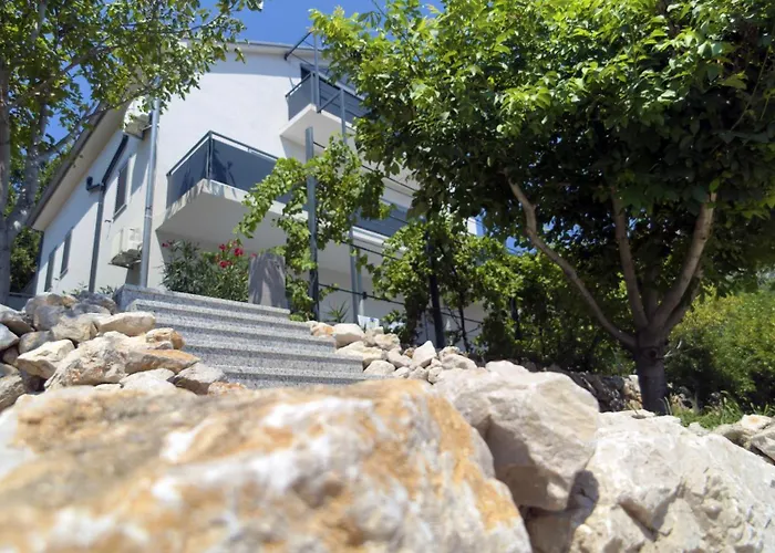 Aryve Boutique-ferienvilla Mit Meerblick, Pool Und Design-interieur In
