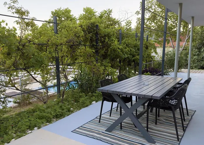 Aryve Boutique-ferienvilla Mit Meerblick, Pool Und Design-interieur In بريبير