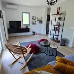 Aryve Boutique-ferienvilla Mit Meerblick, Pool Und Design-interieur In Lägenhet *
