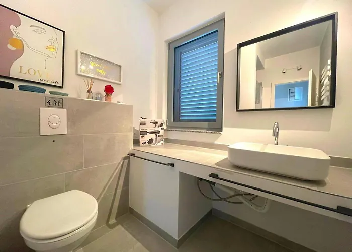 Aryve Boutique-ferienvilla Mit Meerblick, Pool Und Design-interieur In Apartmán