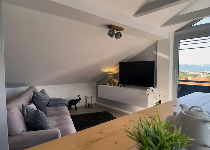 Aryve® Boutique-ferienvilla Mit Meerblick, Pool Und Design-interieur In